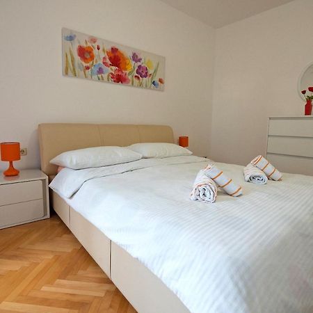 Apartments Bene Banjol Esterno foto