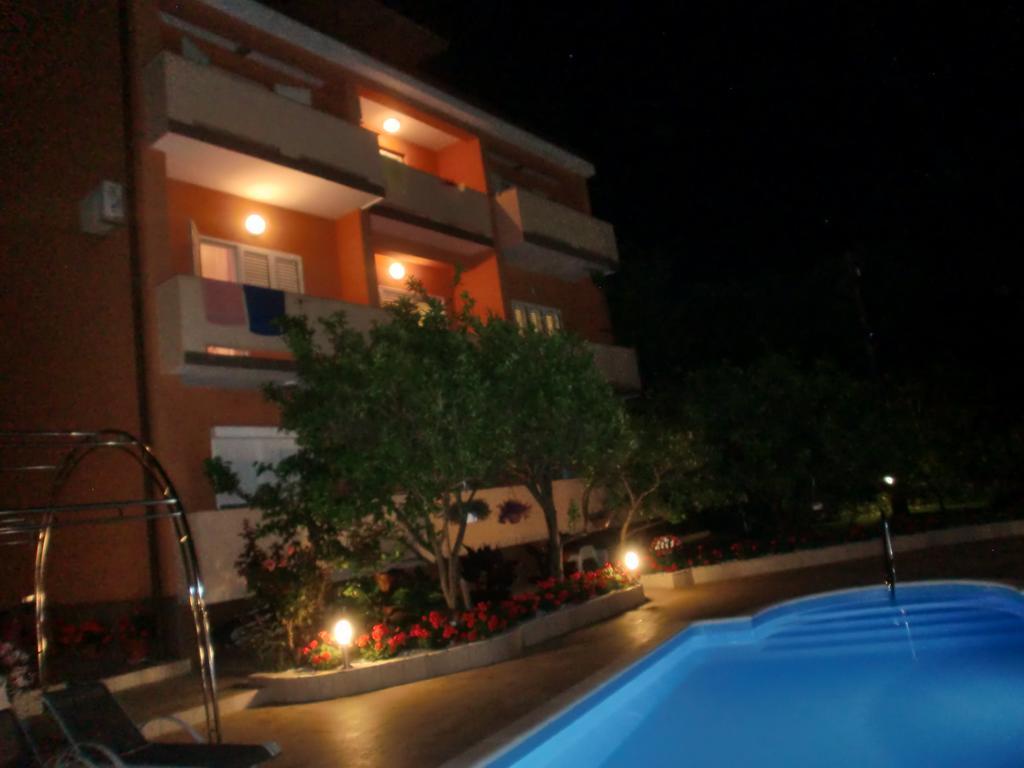 Apartments Bene Banjol Esterno foto