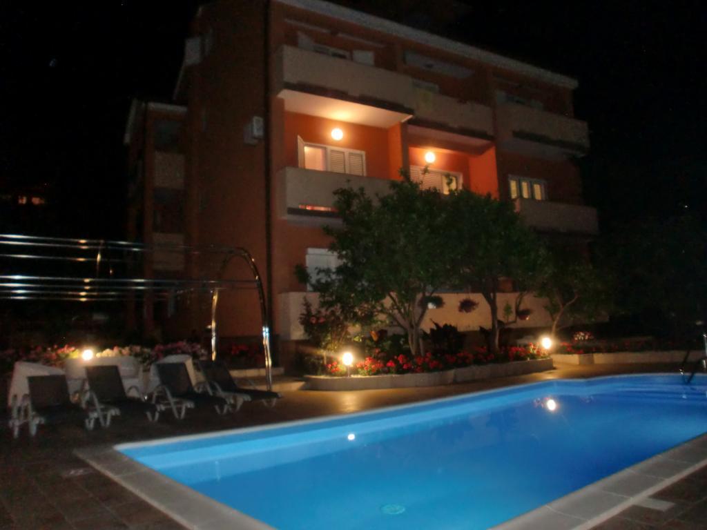 Apartments Bene Banjol Esterno foto